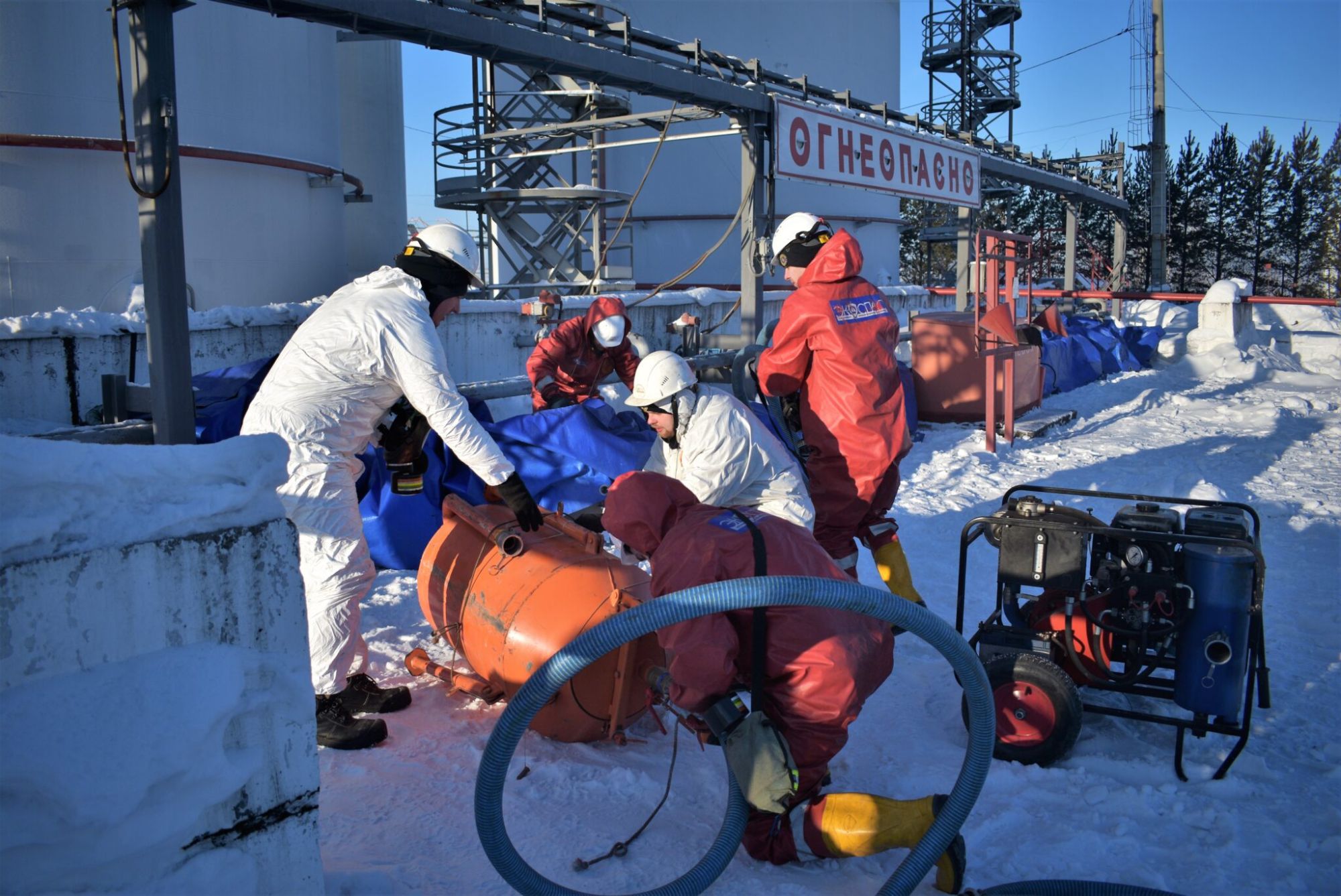 На разрезе «Виноградовский» — филиале АО «Кузбасская Топливная Компания» прошли комплексные учения по ликвидации разлива нефтепродуктов