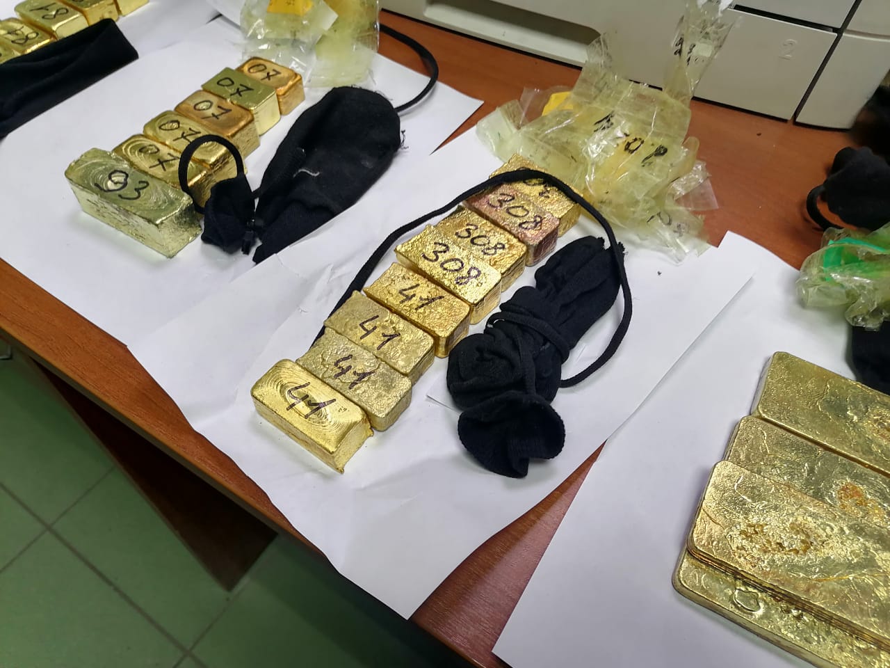Обнаружили 41 слиток драгоценного металла общей массой более 26 кг