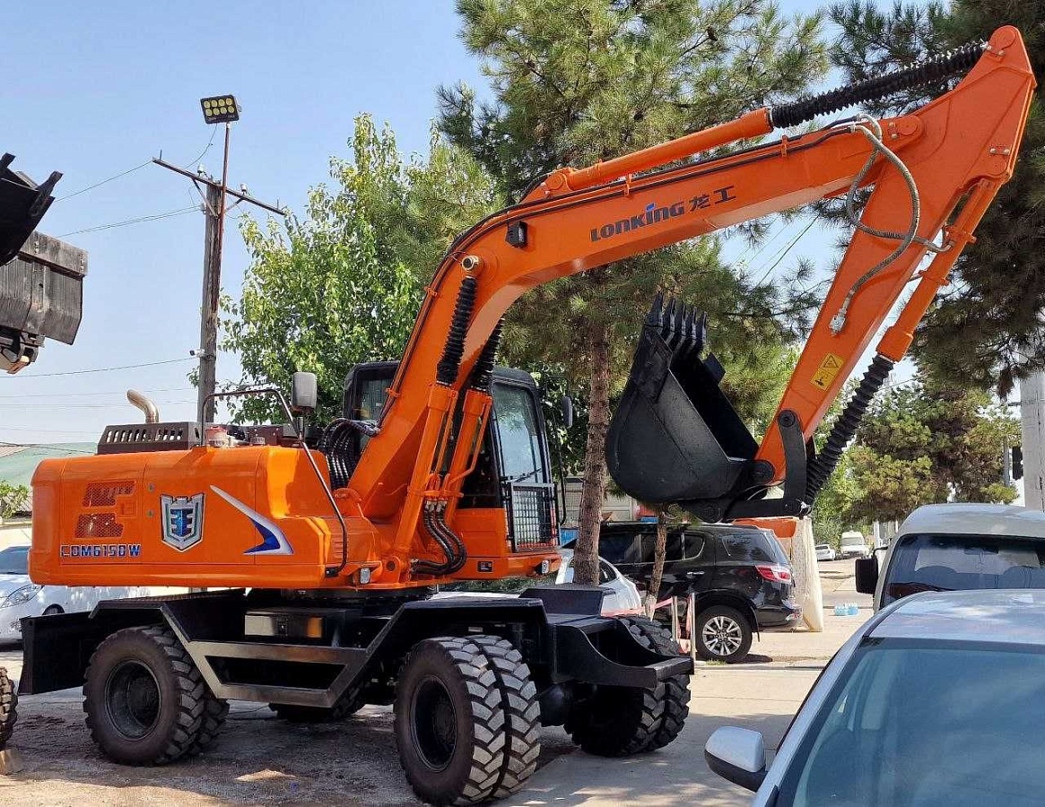 Колесный экскаватор Lonking CDM6150W